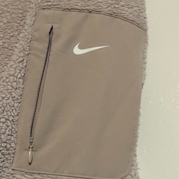 Nike Loose Fit Women's Pullover Training Fleece Jacket
2X Bone Running Sherpa - Picture 3 of 4